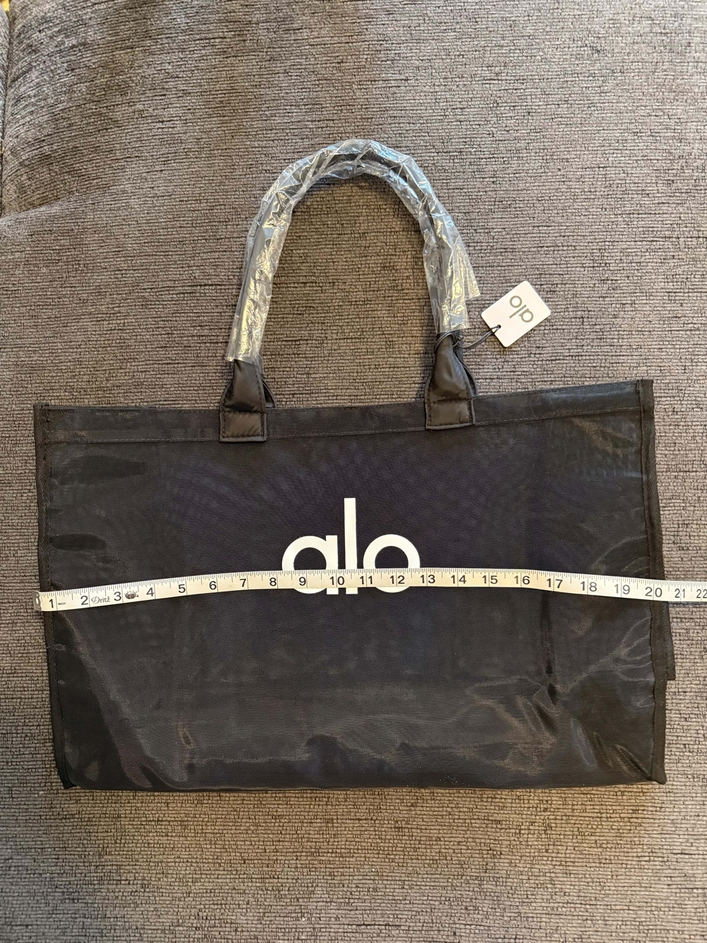 ALO Yoga Black Mesh Tote, Gym, Beach Bag - Picture 4 of 9
